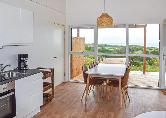 5 Bedroom Amazing In Prázdninový dům *